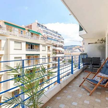 Quiet 1 Bdr Downtown Terrace Ac & Parking 公寓