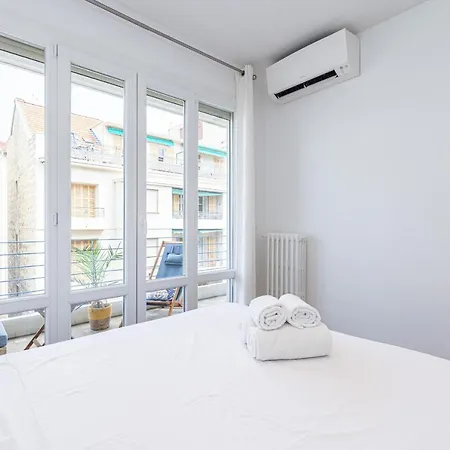 Quiet 1 Bdr Downtown Terrace Ac & Parking Apartment *