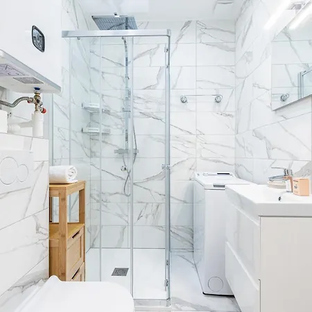 Quiet 1 Bdr Downtown Terrace Ac & Parking アパート