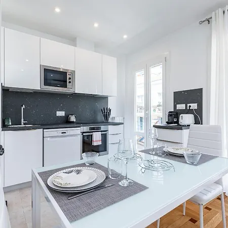 Quiet 1 Bdr Downtown Terrace Ac & Parking