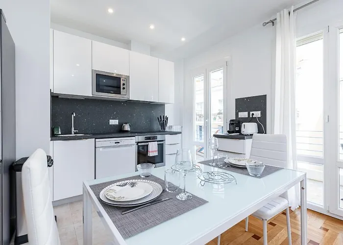 Quiet 1 Bdr Downtown Terrace Ac & Parking